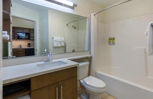 West Springfield Hotel | Candlewood Suites-West Springfield by IHG