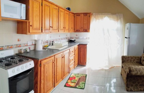Portsmouth Apartment | Candy's Palace