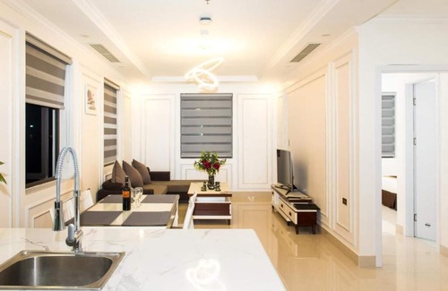 Ngo Quyen Hotel | Canh Hung Palace