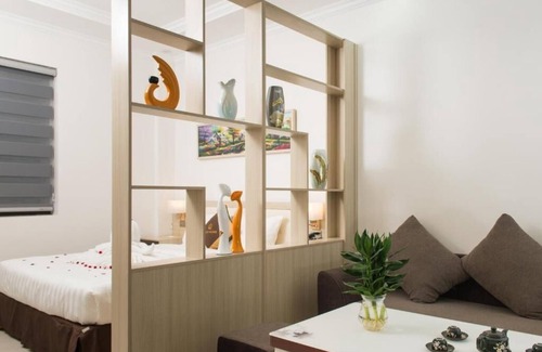 Ngo Quyen Hotel | Canh Hung Palace