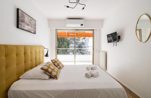 Cannes Apartment | CANNES 2 P avec terrasse PROCHE Hôtel Martinez