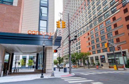 Downtown Jersey City Hotel | Canopy By Hilton Jersey City Arts District
