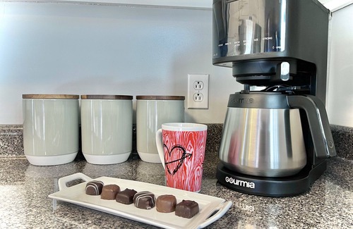Norman Park House | Canopy Drive Cottage ~ Modern Chic 3B 2B sleeps 8 adults ~ Colquitt County GA
