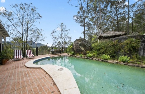 Broke Cottage | Cants Cottage - Loft House with a View