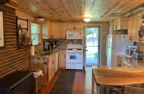 Rockbridge Cottage | Cantwell Cliffs Cottage