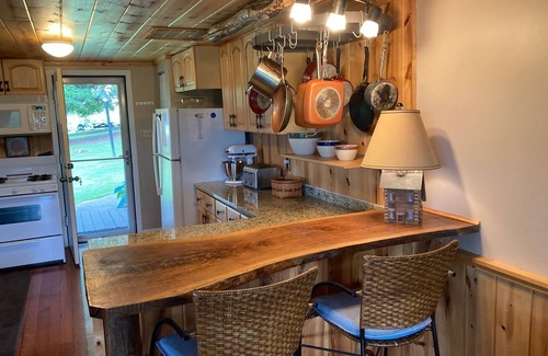 Rockbridge Cottage | Cantwell Cliffs Cottage