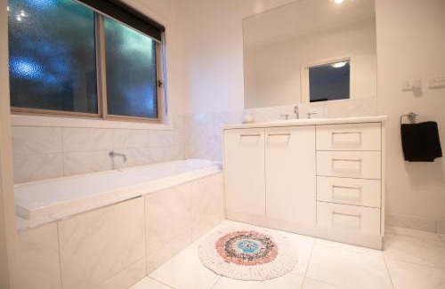 Ballarat North House | Canvas & Comfort