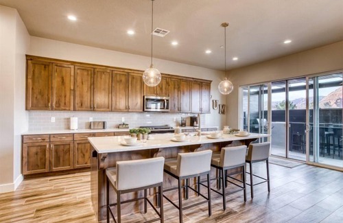 Ivins House | Canyon View Oasis - With Stunning Canyon Views from Private Pool and Balcony!