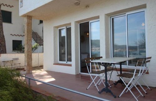 Llanca House | CAP DE RAS - Casa individual situada en primera línea de mar, con magníficas vistas de la playa de Cap de Ras de Llançà - ES-228-185
