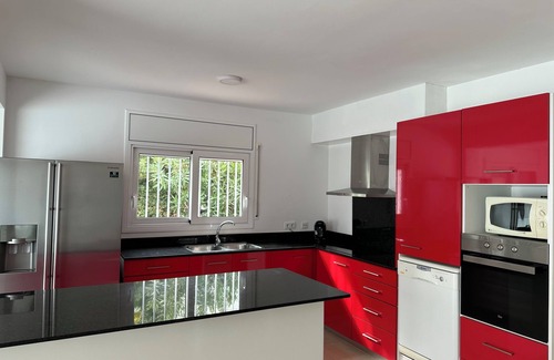 Santa Margarida Ski Chalet | Cap Llarg 9 - Four Bedroom Chalet, Sleeps 8