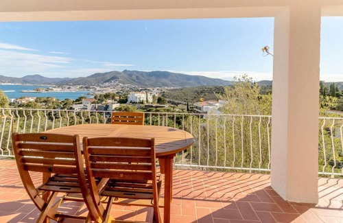 Llanca Apartment | Cap Ras 04.3 - Apartment with terrace and sea view