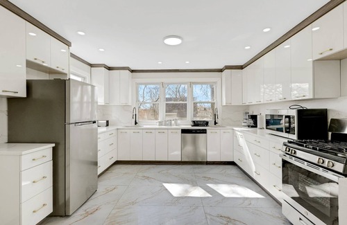 Weequahic Cottage | Capacity for 20 people near the airport
