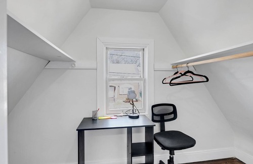 Weequahic Cottage | Capacity for 20 people near the airport