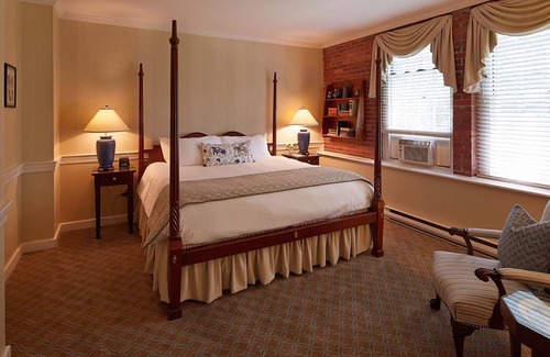 Kennebunkport Hotel | Cape Arundel Inn - Club House