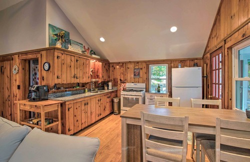 South Dennis Cottage | Cape Cod Cottage: Deck, Grill & Kayaks, Near Beach