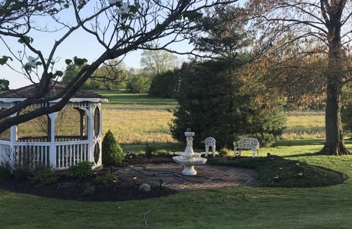 North Lawrence Cottage | Cape Cod Cottage Apartment-king sized Sleep Number bed