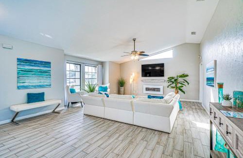 Caloosahatchee House | Cape Coral Home with Heated Pool, Dock and Gulf Access