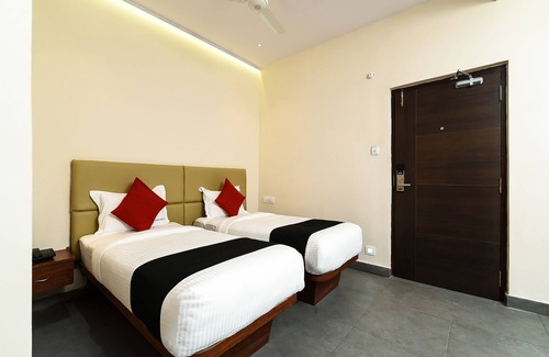 Vijayawada Hotel | Capital O 22922 Hotel Siddartha Grand