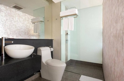 Subang Jaya Hotel | Capital O Empire Hotel Subang