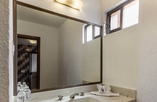 San Luis Potosi Hotel | Capital O Mansión Los Arcos, Aguilares