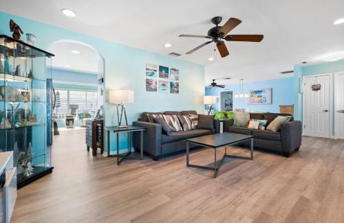 Bradenton House | Cappys Casa Bella! Heated Pool & Pool Bar, Fire Pit & Game Room!