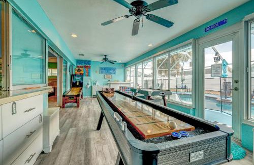 Bradenton House | Cappys Casa Bella! Heated Pool & Pool Bar, Fire Pit & Game Room!