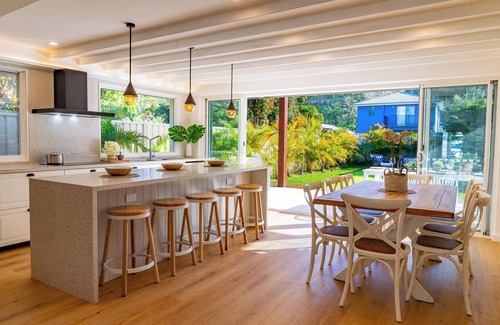 Shoal Bay Villa | Capri Beach House