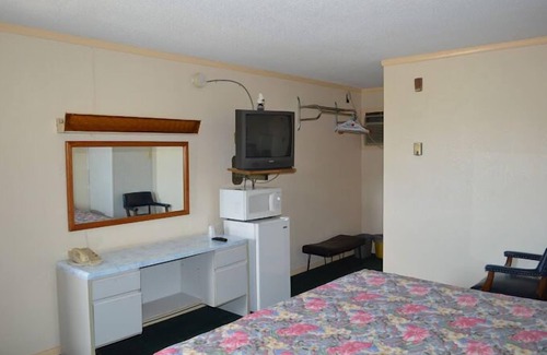 Elwood Hotel | Capri Motel By OYO Elwood, Wathena