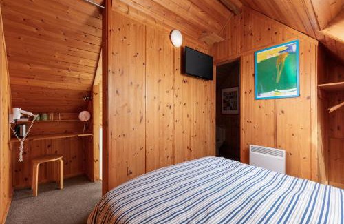 West Cliff Hotel | Capsule Rooms, FREE PRIVATE PARKING