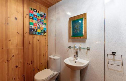 West Cliff Hotel | Capsule Rooms, FREE PRIVATE PARKING