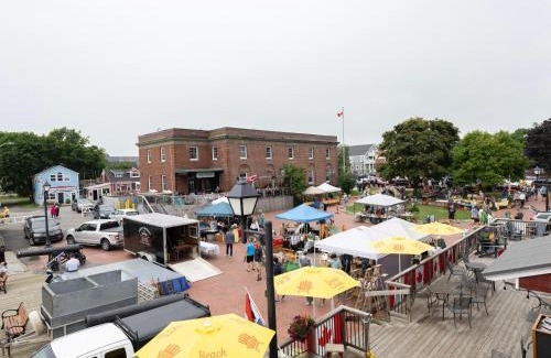 St. Andrews Apartment | Captain Dan's Sunset Suite