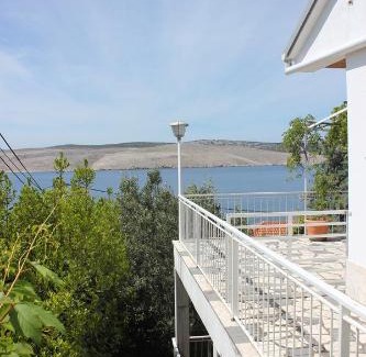 Jadranovo Apartment | Captain's promenade