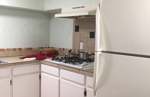 Elephant Butte House | Captain's Quarters: Home on 1/2 acre, pets okay, circle drive, new Trex deck.
