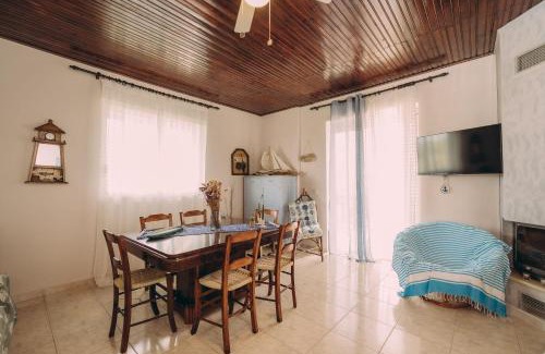 Katakolo Apartment | Captain's Spacious House Near The Beach - Happy Rentals