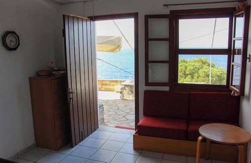 Armenistis House | Captain's View Guesthouse: Aegean's heart unfolds in your eyes