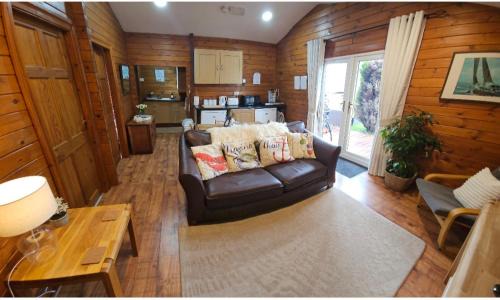 Mynytho Ski Chalet | Captain’s Cabin