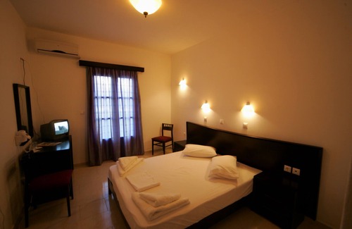 Chrissi Akti Hotel | Captains Rock