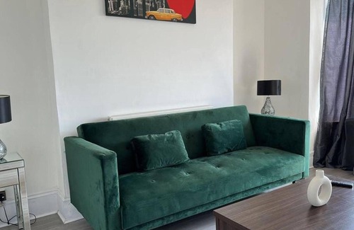 Newport Apartment | Captivating 1-bed Apartment in Newport
