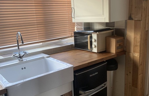 Queensbury Cottage | Captivating 1-bed Cottage in Halifax