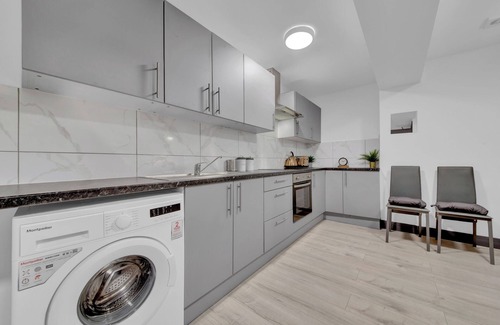London Borough of Hounslow Apartment | Captivating 1-bed Studio in Feltham