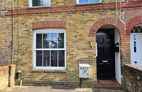 Ferndale House | Captivating 4 Bedroom House