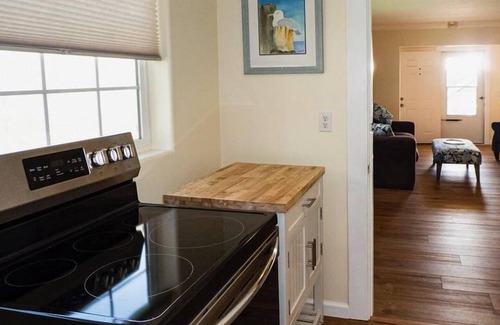 Brookings House | Captivating Sunlight Cottage