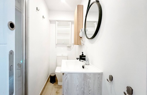 Simancas Bed & Breakfast | Caracas: perfect room to live and share in Madrid
