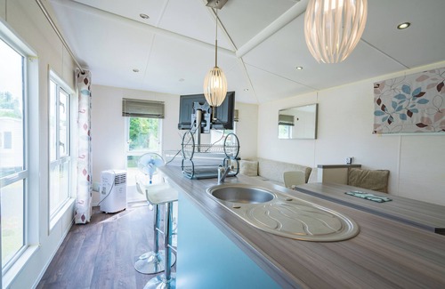 Coulanges RV Rental | Caravan 'Mobil-home Excellence - 3 Chambres' with Shared Pool, Wi-Fi and Air Conditioning