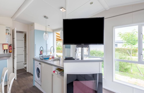 Coulanges RV Rental | Caravan 'Mobil-home Excellence - 3 Chambres' with Shared Pool, Wi-Fi and Air Conditioning