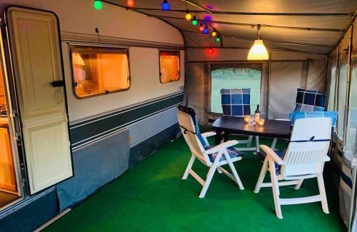 Kats Apartment | Caravan op rustige camping in Zeeland