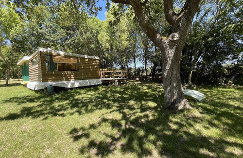 Saint-Gildas-de-Rhuys RV Rental | Caravan 'Tente Aménagée Pleine Nature' with Private Terrace