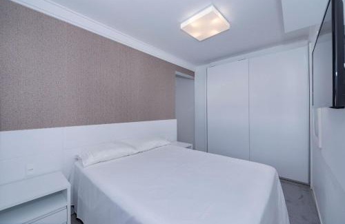 Bombas Apartment | Cardeal 403C - Aconchegante apartamento na praia de Bombas - 2 dormitórios 5 pessoas - (Consultar serviços de roupa de cama e banho)