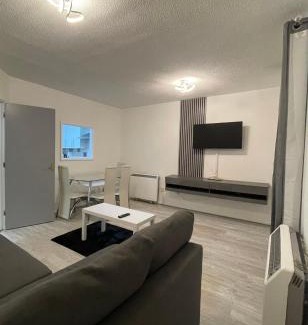 Grangetown Apartment | Cardiff bay apartment with parking