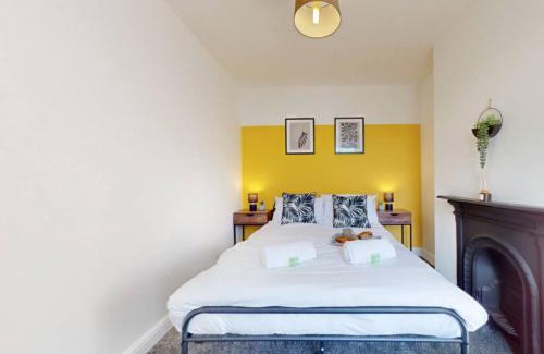 Cathays House | Cardiff City Two Bedroom Home